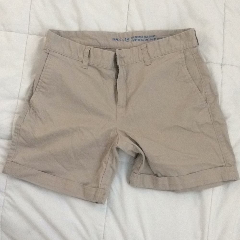 Gap khaki 6 inch shorts